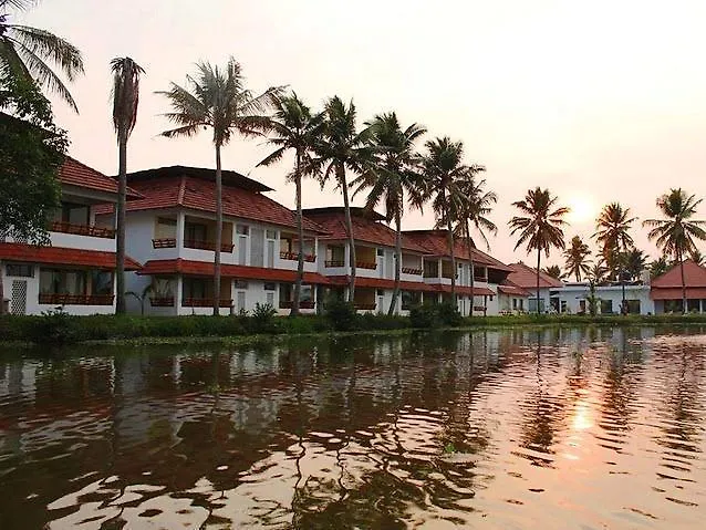 Manor Back Water Resort كوماراكوم