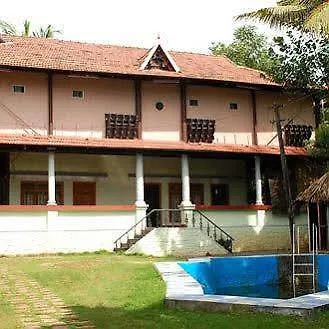 Manor Back Water Resort Kumarakom 3*,  Índia