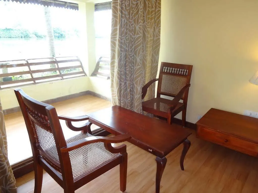Manor Back Water Resort Kumarakom