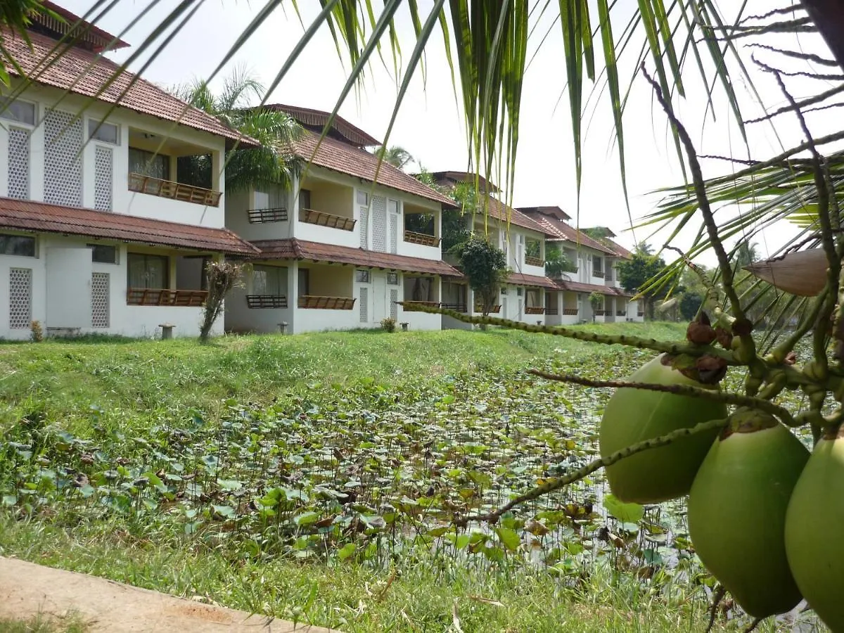 Manor Back Water Resort Kumarakom 3*,  Índia